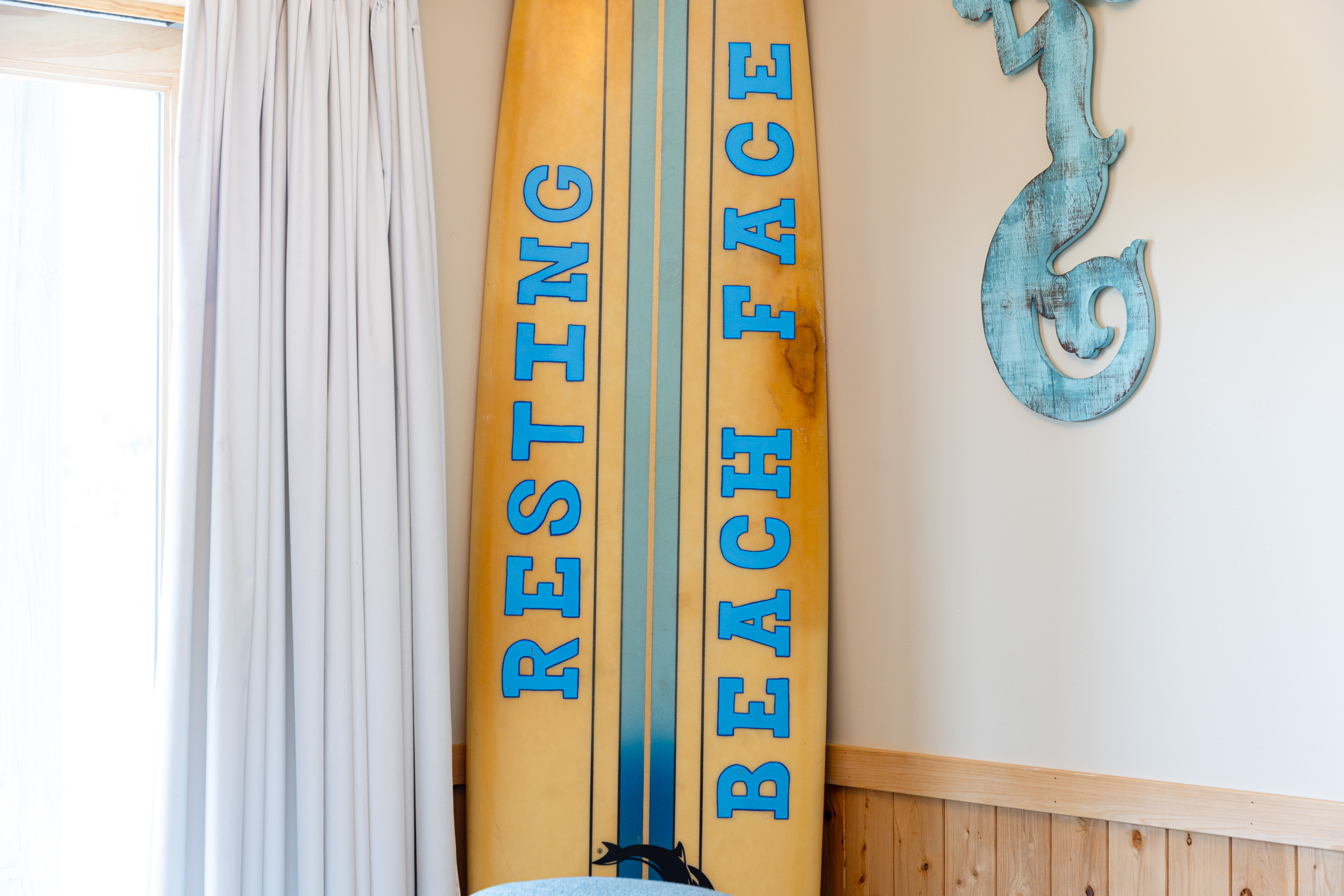 NH118 Resting Beach Face