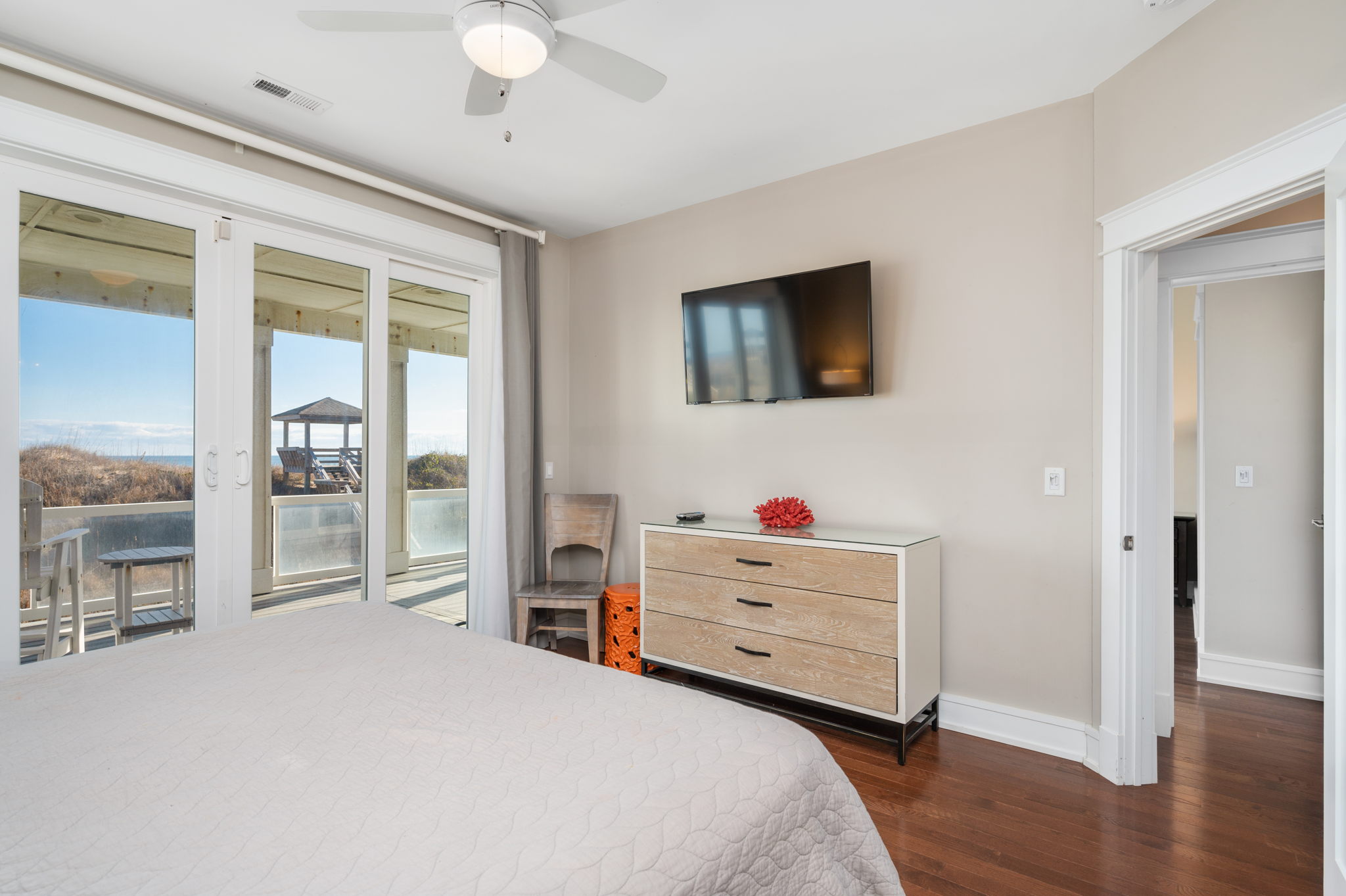 NH140 Sunset Beach House